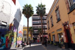 Scen längs korta tvärgatan Cjon. Mesones, Centro Histórico, Mexico City.