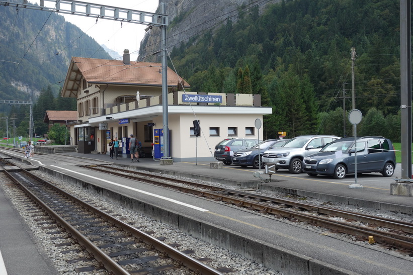 I väntan på station Zweilütschinen för sista tågresan för idag tillbaka till Grindelwald